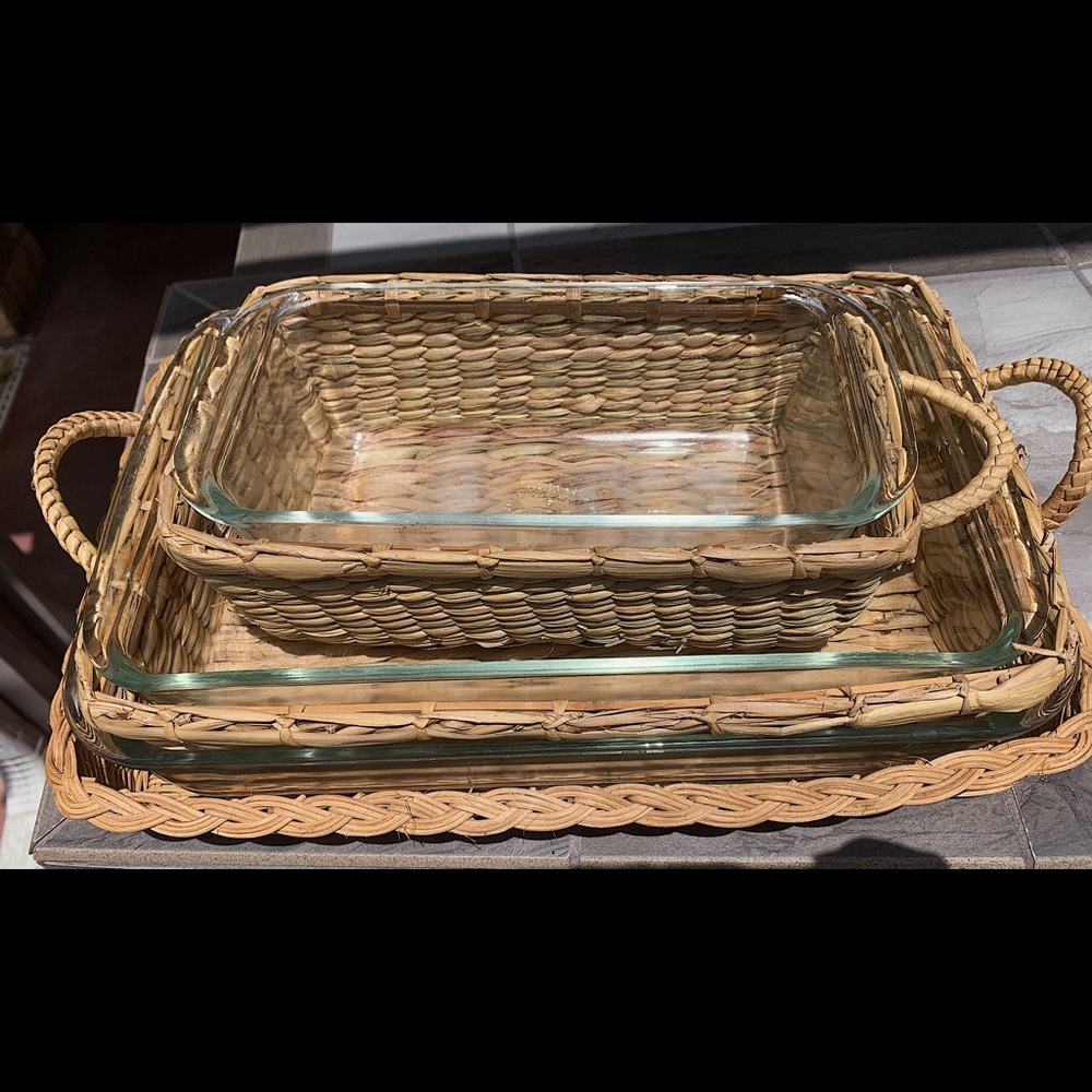 Vintage Pyrex Baker in a Basket Set